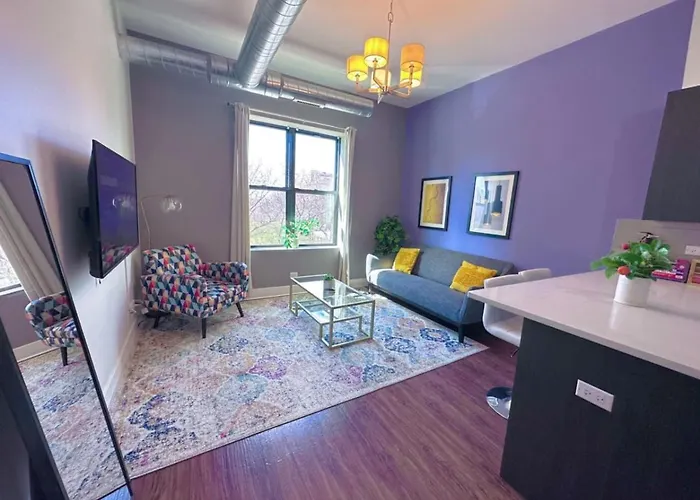 Spacious 3br 420-friendly | Mccormick & Uic Campus * Chicago