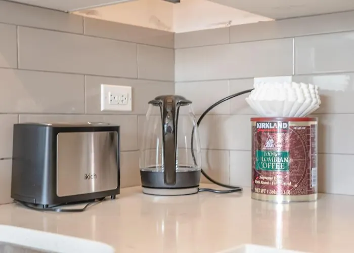 Spacious 3br 420-friendly | Mccormick & Uic Campus