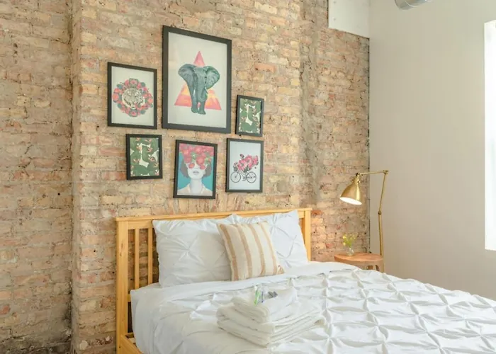 Spacious 3br 420-friendly | Mccormick & Uic Campus Chicago
